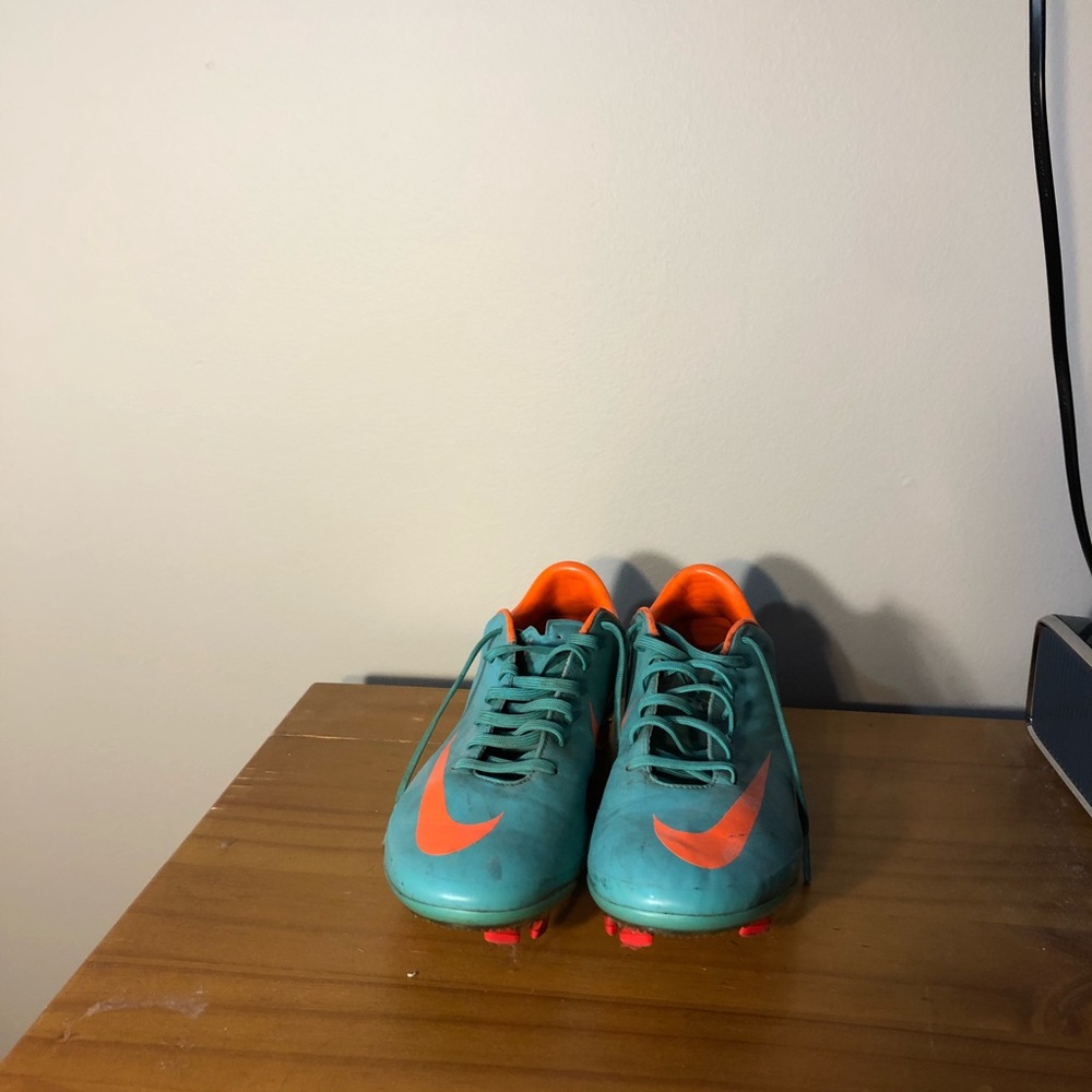 NIKE blue SOCCER shoes - Picture 1 of 4